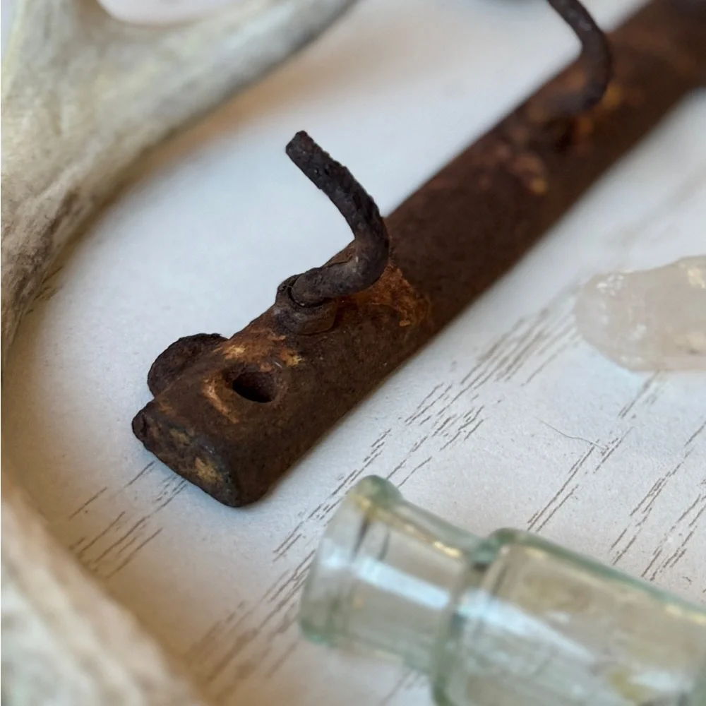 Vintage Rusty Patina Cowboy Gun Wall Hooks Decor